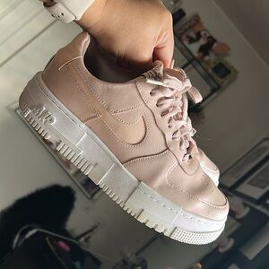 Women’s Air Forces size 8